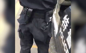 男子踢特警录视频发朋友圈，被治安处罚