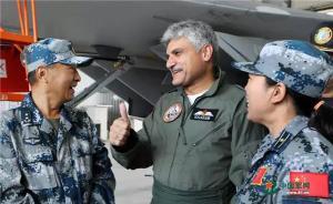 巴空軍少將首登我國先進(jìn)戰(zhàn)機(jī)，下來后說“我的極限已經(jīng)到了”