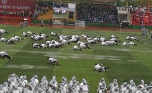 馬上評｜讓學(xué)生雨中等領(lǐng)導(dǎo)一小時(shí)，不妨學(xué)學(xué)“兩分鐘演講”