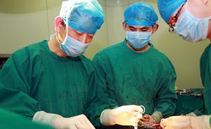 直播錄像丨武大中南醫(yī)院婦產(chǎn)科醫(yī)生李家福：為二胎媽媽剖腹產(chǎn)