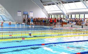 不会游泳不能毕业高校不止清华：杭州也有一所，已实行11年