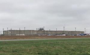 美国罪犯为越狱火烧工厂，但失败了