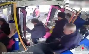 撿到錢包為歸還，七旬老人奔走兩小時(shí)