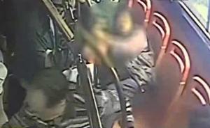 老人突發(fā)不適，公交司機(jī)直接開(kāi)車(chē)去醫(yī)院