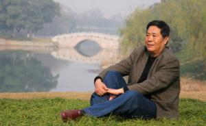 从官员转型为作家：他的作品，比温暖动人更重要的是什么?