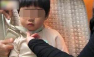 女童被安全带勒脖呼吸困难，交警急救