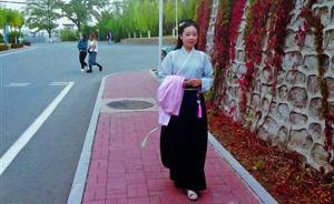 遼寧一理科女生愛穿漢服：會演奏洞簫、深諳茶道，最喜歡越劇