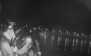 聾啞游客困海無(wú)法呼救，民警打手勢(shì)救援