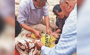 鏡頭里現(xiàn)溺水女童，醫(yī)生棄相機跳海施救