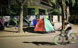 幼儿园入园难：家长提前5天扎帐篷排队报名，园长吓得关手机