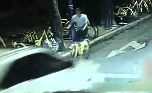 广州8人碰瓷团:撞车涂黄鳝血诈伤