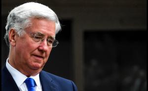 英國(guó)國(guó)防大臣因性騷擾丑聞引咎辭職，更多指控預(yù)計(jì)將浮出水面