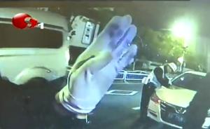 男子酒駕被查，同車人辱罵推搡民警被拘