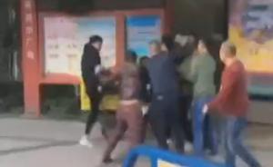 包裹放入快递柜引争执,快递员称被打