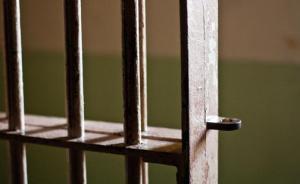 俄羅斯一女子因涉嫌在華非法就業(yè)被三亞警方拘留審查30日