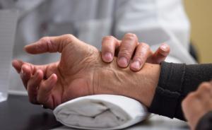 中醫(yī)診所備案管理暫行辦法：報(bào)縣級(jí)主管部門備案后即可執(zhí)業(yè)