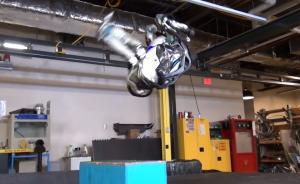 又逆天了！波士頓動(dòng)力機(jī)器人完美后空翻