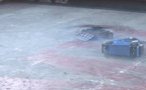 機器人格斗：旋轉(zhuǎn)飛鏟會“十八般武藝”