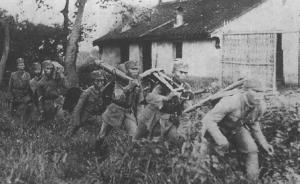 兩次淞滬抗戰和抗日救亡運動是14年上海抗戰的兩翼