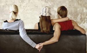 男子送妻iPhoneX情人鬧上門(mén)：憑啥送我iPhone8