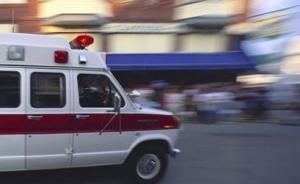 烏魯木齊一輛山寨急救車被查，司機(jī)駕照逾期未審驗(yàn)涉多項(xiàng)違法