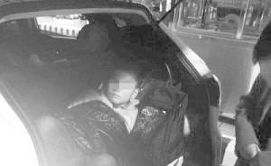 孩子塞后备箱，父母还让无证朋友开车