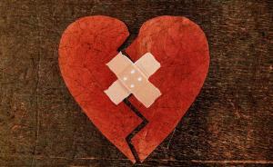 西安初二男生六樓墜亡疑因“表白失敗”，警方已排除涉及案件