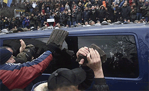 早安·世界｜格鲁吉亚前总统乌克兰被捕，支持者堵路砸车捞人