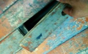 遼陽男孩生日前一天教室內(nèi)猝亡，太陽穴處淤痕引家長質(zhì)疑