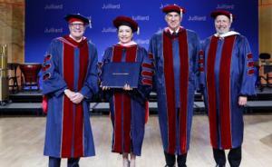 美国茱莉亚学院授予彭丽媛教授名誉博士学位