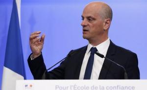 法国教育部将禁止中小学生带手机上学，如何实施或成难题