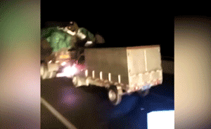 高难度跟车行窃:国道紧贴车尾飞身上车