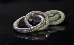 湖北貧困生為母分憂陷入連環(huán)貸困局，四千元貸款需還5萬(wàn)多元
