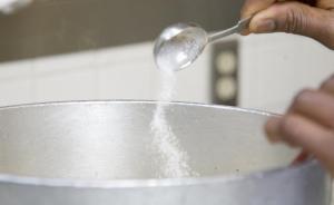 我國(guó)鹽業(yè)將推防偽二維碼打擊假冒偽劣，建紅黑名單管理制度