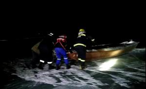 大庆:越野车坠冰窟,车友营救双双遇难