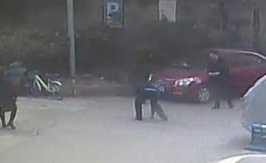 3歲男童陽臺撒五千紙幣，找回4100元