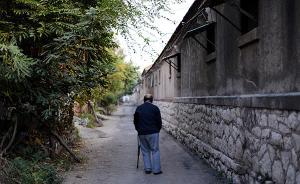 随迁老人规模日渐庞大：融入城市难，带来公共服务压力