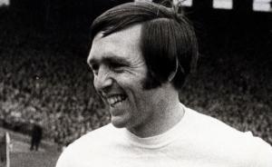 大量英格兰退役球员遭受脑部疾病折磨，头球是罪魁祸首吗