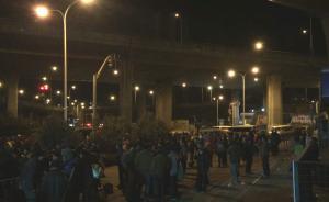 寒冬凌晨的濟南零工：穿裹嚴實為生計