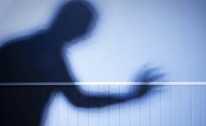 五旬培训班“老师”猥亵8岁女童被重判，烟台首发从业禁止令