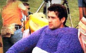 邻居称天线宝宝丁丁扮演者酗酒成瘾，验尸官要求毒理学检验