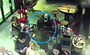 辣妈为求刺激屡偷星巴克杯：大不了赔钱