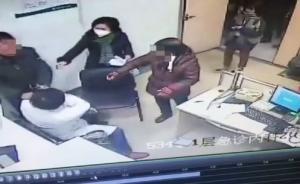 帶咳嗽女兒看病欲插隊遭拒后推搡辱罵醫(yī)生，杭州一男子被行拘