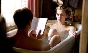 楊夢｜情人節(jié)的“毒狗糧”——與歷史曖昧調情的《朗讀者》