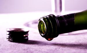 哈爾濱警方：17歲男子清晨被發現裸臥街頭，疑醉酒凍傷致死