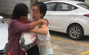 廣西一女子身陷傳銷4年后被湖北警方解救，父親跪求女兒回鄉(xiāng)