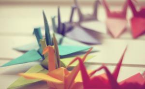 单亲留守娃娃“寄养”幼儿园，30位“爱心妈妈”轮流照顾