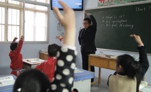 河南獨臂老師教書32年：1個人教4門課