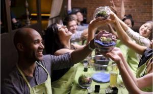 美國“90后”青年也“佛系”：冥想、吃素、打毛線