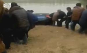 汽車失控墜河車主逃生，百名群眾幫救援